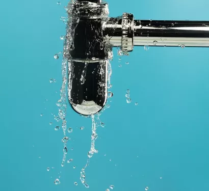 24/7 leak repair technician responding to a call in Tempe